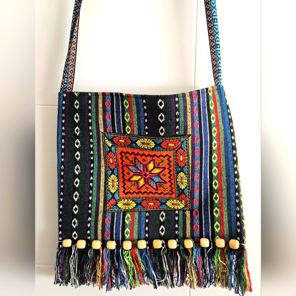 Embroidered Bohemian Messenger / Shoulder Bag w Zipper Compartment 14x12 NEW